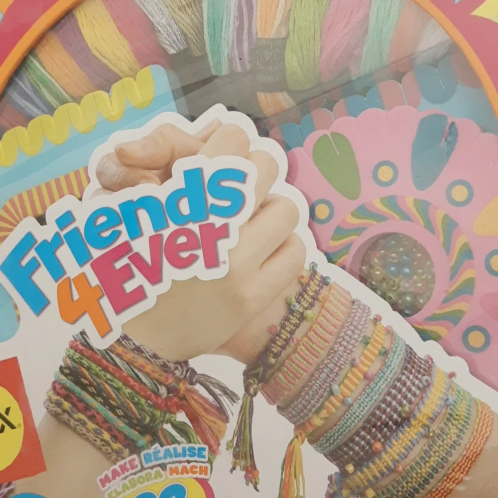 Alex Toys Friends 4 Ever Friendship Bracelet Making Kit, Makes 22 Bracelets NEW
